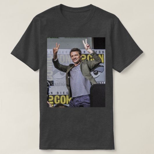 Pedro Pascal 44 T-Shirt (Design vorne)