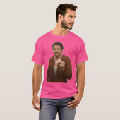 Pedro Pascal isst ein Sandwich.. T-Shirt (Vorne ganz)
