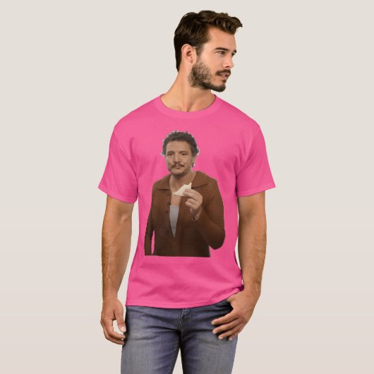 Pedro Pascal isst ein Sandwich.. T-Shirt (Vorne ganz)