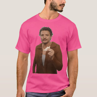 Pedro Pascal isst ein Sandwich.. T-Shirt