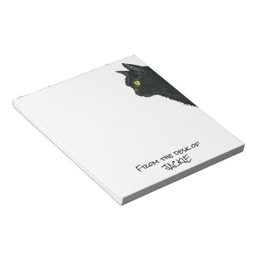 Peeking Black Cat Vom Schreibtisch aus Personalisi Notizblock (angewinkelt)