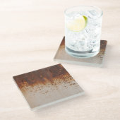 Peeling Farbe, rostige Wandstruktur. Glasuntersetzer (Schrägansicht)