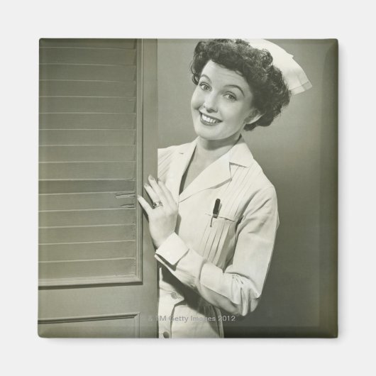 Peeping Nurse Magnet (Vorne)