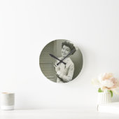 Peeping Nurse Runde Wanduhr (Zuhause)