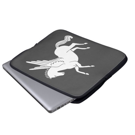 Pegasus Laptopschutzhülle (Vorne Knopf)