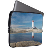 Peggy Bucht-Leuchtturm | Kanada Laptopschutzhülle (Vorne Rechts)