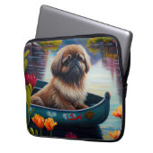 Pekingese auf dem Paddle: Ein Landschaftliches Abe Laptopschutzhülle (Vorderseite Links)