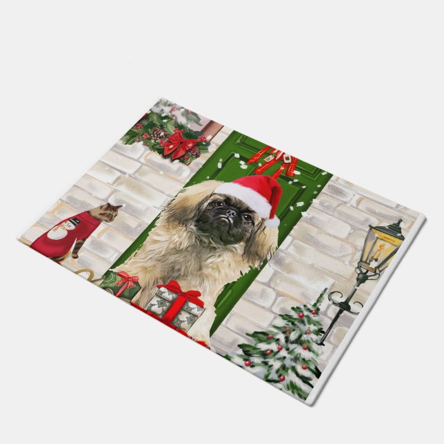 Pekingese Dog Christmas Fußmatte (Schrägansicht)