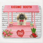 Pekingese Dog Valentine's Day Kissing Booth Mousepad (Vorne)