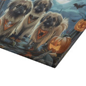 Pekingese Halloween Spooky Schneidebrett (Ecke)