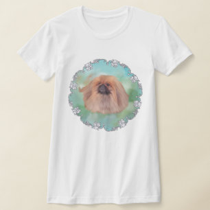 Pekingese Hund auf aquamarinblauem Hintergrund T-Shirt