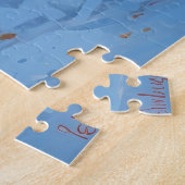 Pekingese Hund läuft im Schnee mit Weihnachtshut Puzzle (Seite)