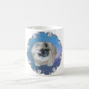 Pekingese-Lilie auf Blau Kaffeetasse