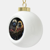 Pekingese Snowy Sleigh Weihnachtsdekor Keramik Kugel-Ornament (Rechts)