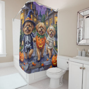 Pekingeser Hunde beim Trick-or-Treat Halloween-Kos Duschvorhang