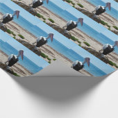 Pelican auf einem Felsen, Geschenkpapier (Ecke)