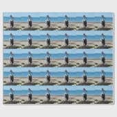 Pelican auf einem Felsen, Geschenkpapier (Flach)