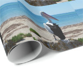 Pelican auf einem Felsen, Geschenkpapier (Rolleneckpunkt)