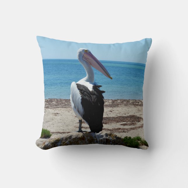Pelican auf einem Felsen, Kissen (Vorderseite)