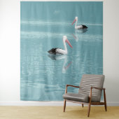 Pelican Couple Paddle auf Calm Aqua Water Wandteppich (Beispiel)