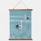 Pelican Couple Paddle auf Calm Aqua Water Wandteppich Mit Holzrahmen (Vorderseite)