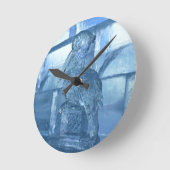 Pelican Ice Sculpture, Quebec, Canada Runde Wanduhr (Winkel)