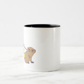 Pelican Tries to Eat Capybara Funny Cute Kawaii Zweifarbige Tasse (Mittel)