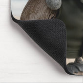 Pelikan mit Winterweste und Hut Mousepad (Ecke)