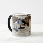 Pelikane in Liebe, Verwandlungstasse (Vorderseite Links)