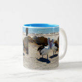 Pelikane in Liebe, Zweifarbige Tasse (VorderseiteRechts)