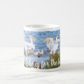 Pelikane unter Möwen Kaffeetasse (Mittel)