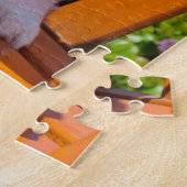 Pembroke Welsh Corgi Welpe sitzt auf Parkbank Puzzle (Seite)