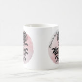 Pen und Tinte Rose Zeichnend auf Pink - Fokus auf  Kaffeetasse (Mittel)