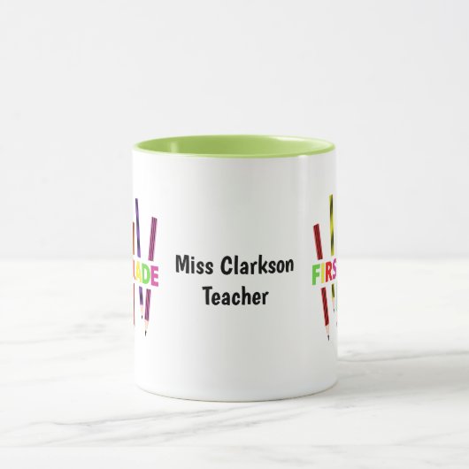 Pencils First Grade Customizable Teacher Tasse (Zentrum)