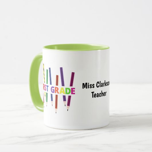 Pencils First Grade Customizable Teacher Tasse (Vorderseite Links)
