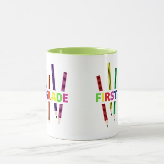 Pencils First Grade Teacher Tasse (Zentrum)
