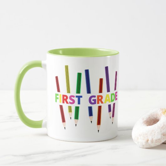Pencils First Grade Teacher Tasse (Mit Donut)