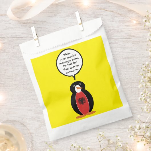 Penguin Albanische Flaggengespräche Geschenktütchen (Ausgeschnitten)