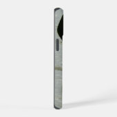 Penguin Blick auf Kick iPhone 15 Hülle (Rechte Seite)