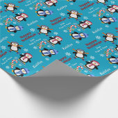 Penguin Christmas Fun Personalisiert Geschenkpapier (Ecke)