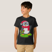 Penguin Christmas Scarf T-Shirt (Vorne ganz)