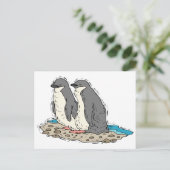Penguin Couple Sandy Beach Postkarte (Stehend Vorderseite)