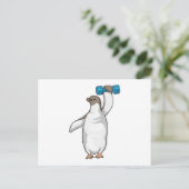 Penguin Fitness Dumbell Postkarte (Stehend Vorderseite)