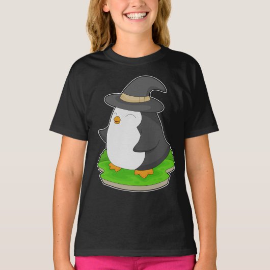 Penguin Halloween Hexe T-Shirt (Vorderseite)