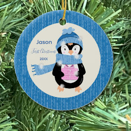 Penguin Holding Gegenwart Baby Ornament