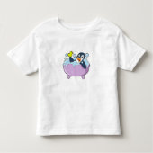 Penguin in der Badewanne mit Duck Kleinkind T-shirt (Vorderseite)