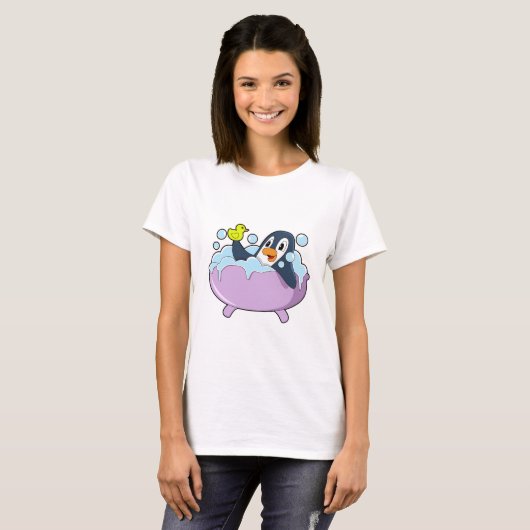 Penguin in der Badewanne mit Duck T-Shirt (Vorne ganz)