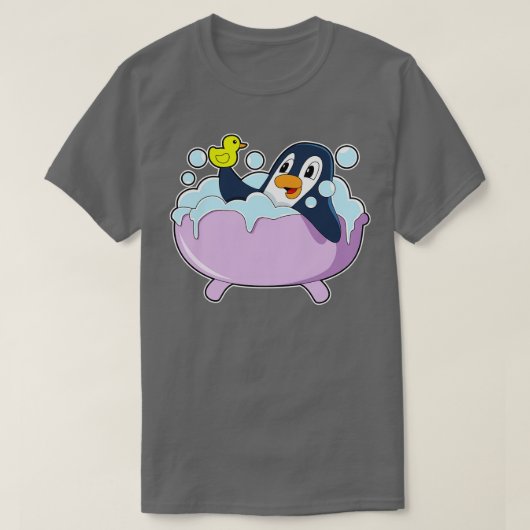 Penguin in der Badewanne mit Duck T-Shirt (Design vorne)