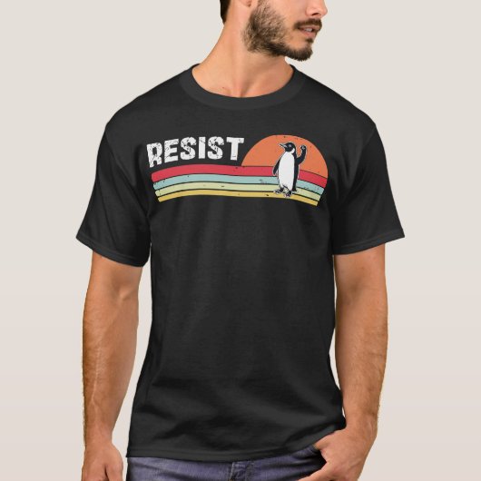 Penguin Resist Funny Penguins T-Shirt (Vorderseite)