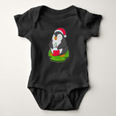 Penguin Weihnachtssocken Baby Strampler (Vorderseite)